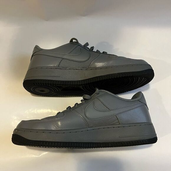 Nike Little Kids Air Force size 7 - Picture 3 of 8